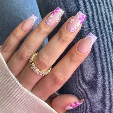 15+ Stunning Purple Nail Designs You’ll Want to Try Right Now 2 Purple Floral Accent Nails