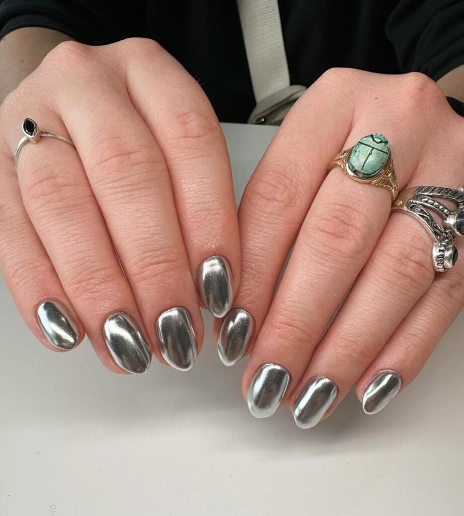 12 Dazzling Silver Nail Art Ideas for Any Occasion 4 Shiny Silver Nails