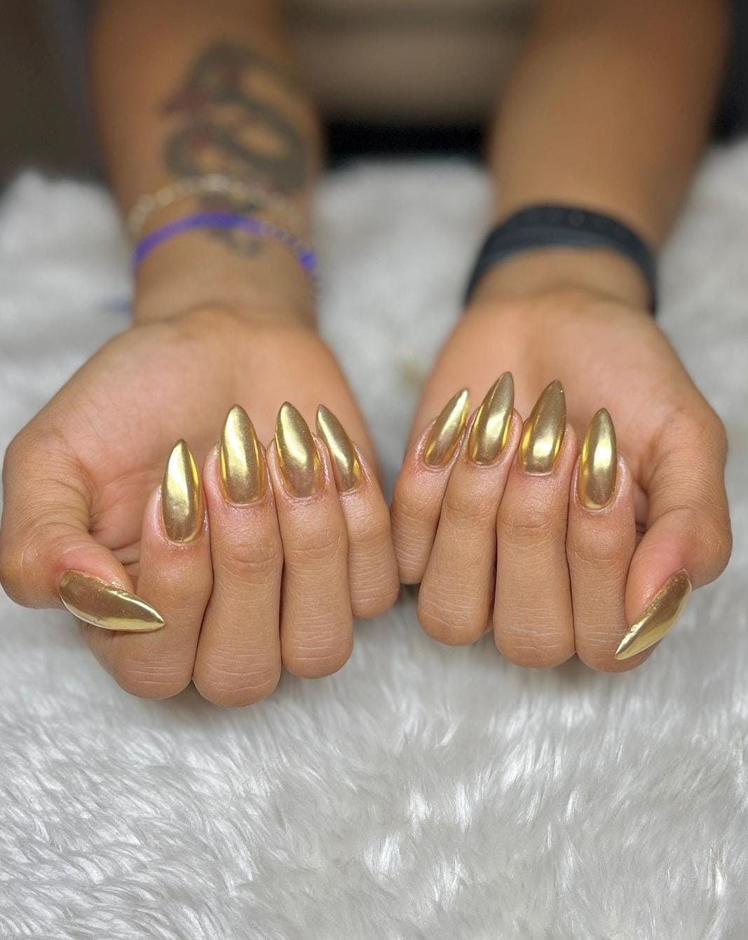 Simple Golden Nails