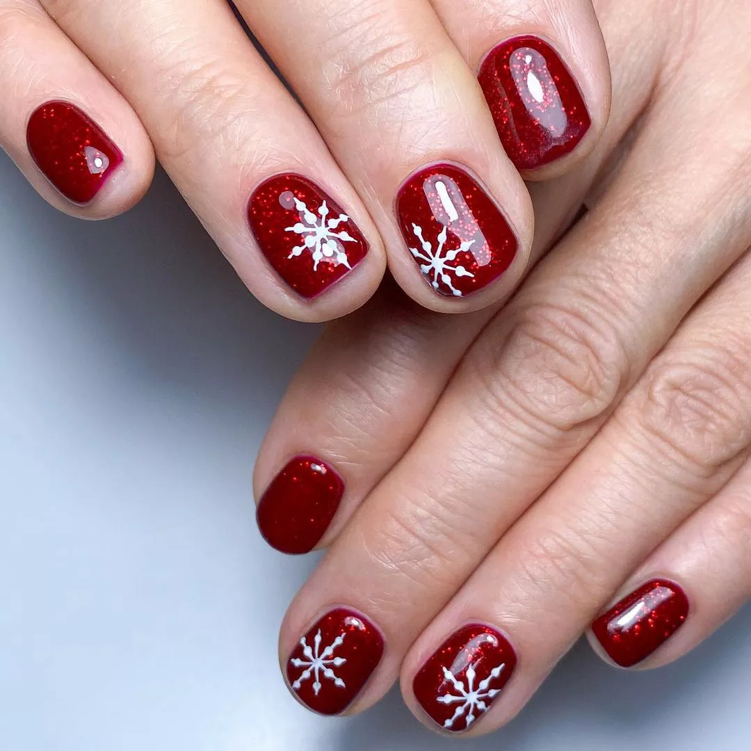 Red Snow Elegant Christmas Nail Designs