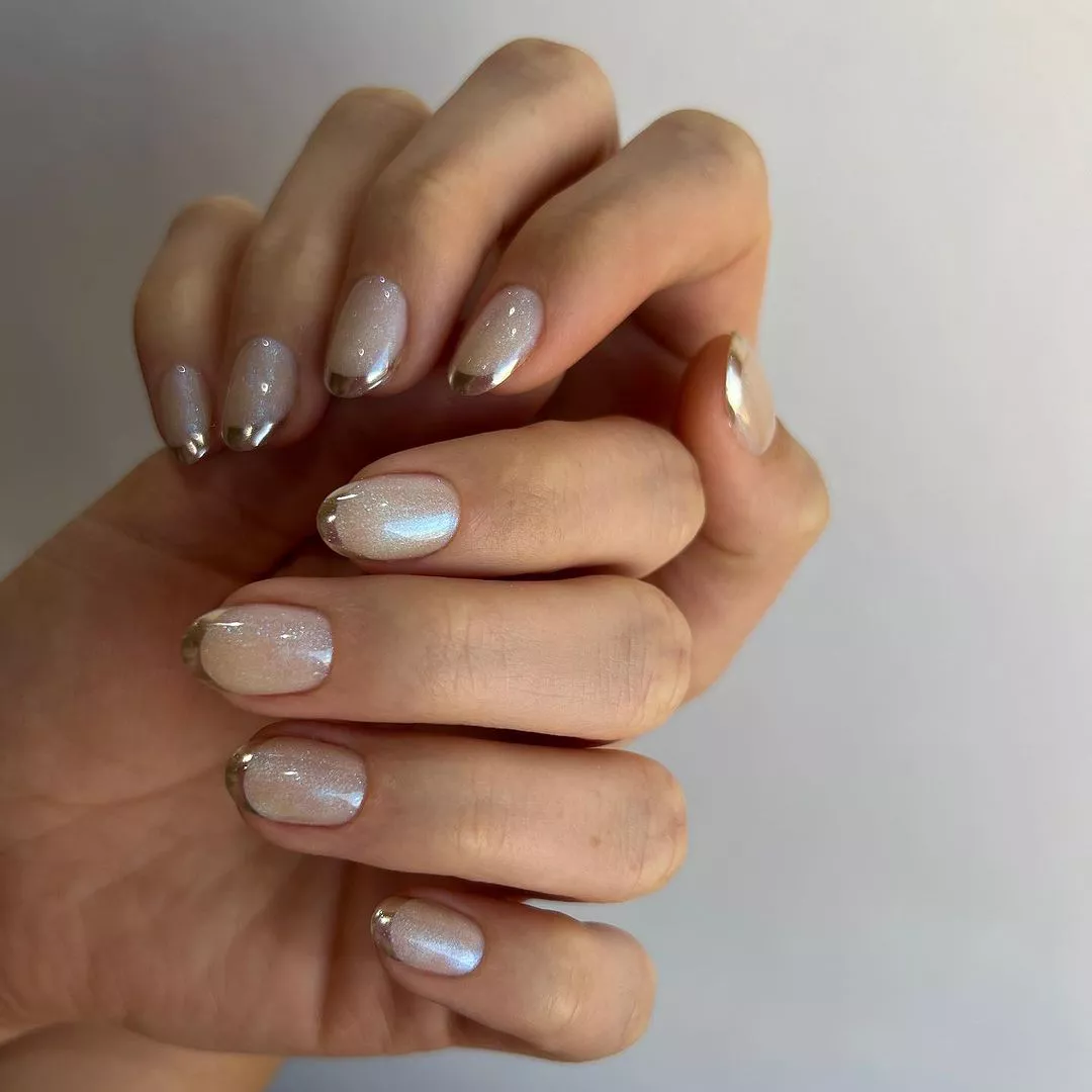 55+ Winter Nail Design Ideas 2025 11 Golden Winter Nails