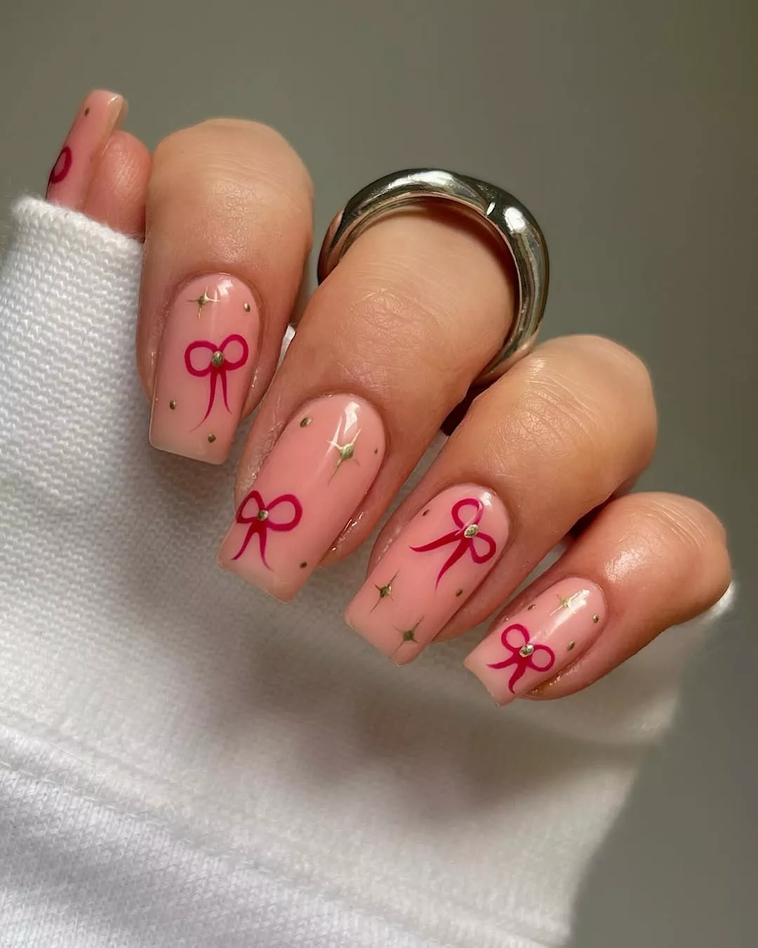 Fuchsia Ribbons Winter Square Nails