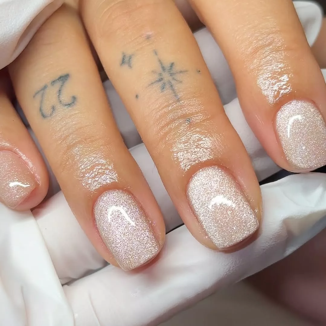 Champagne Cat's Eye Winter Square Nails