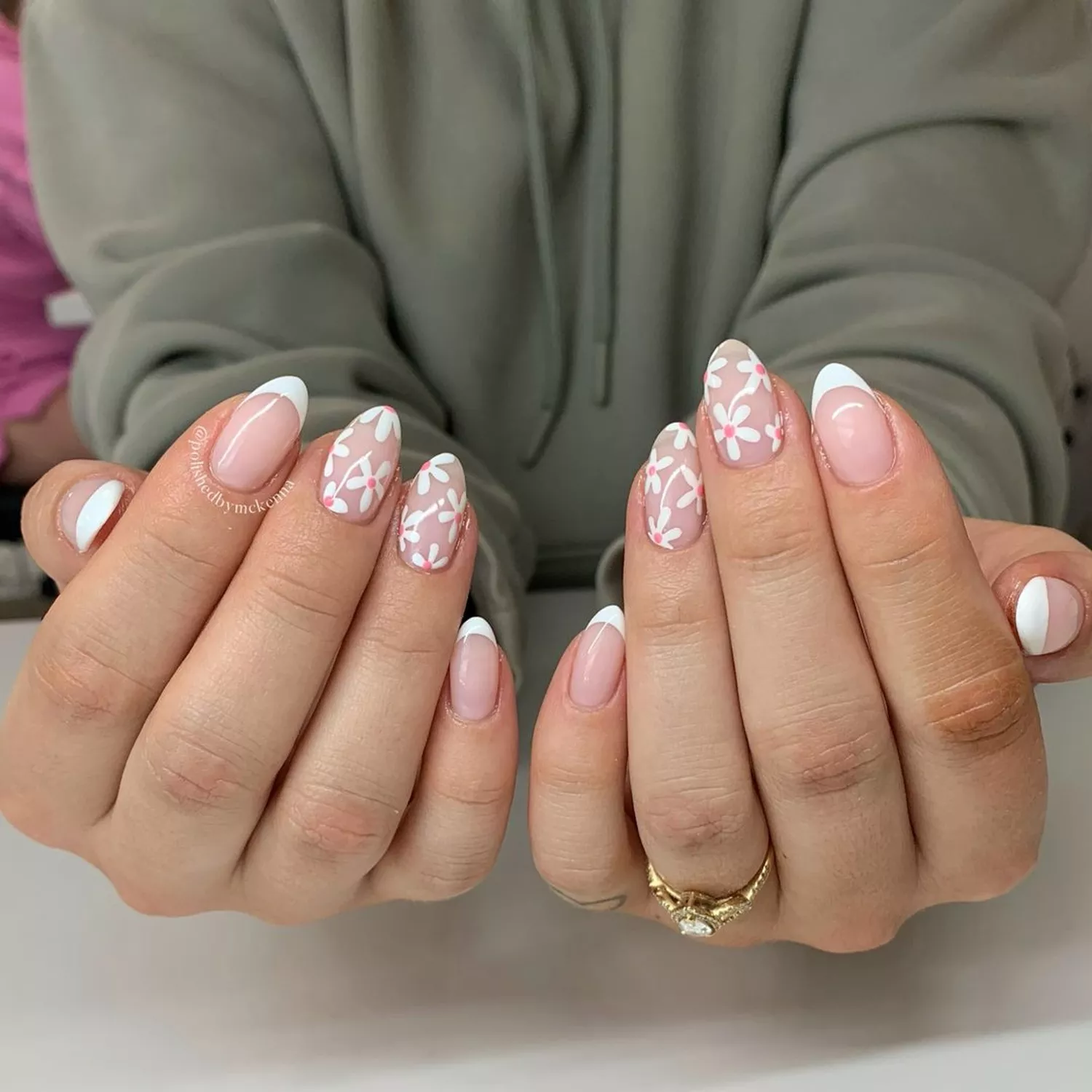 Daisy Accent French Mani - InStyle Simple White Nail Designs