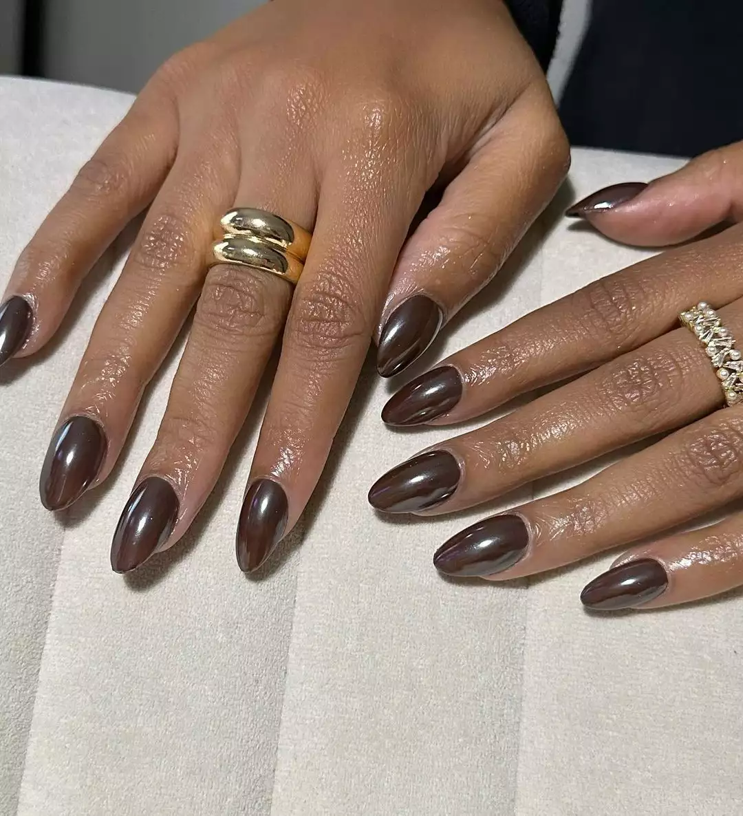 Brown chrome manicure