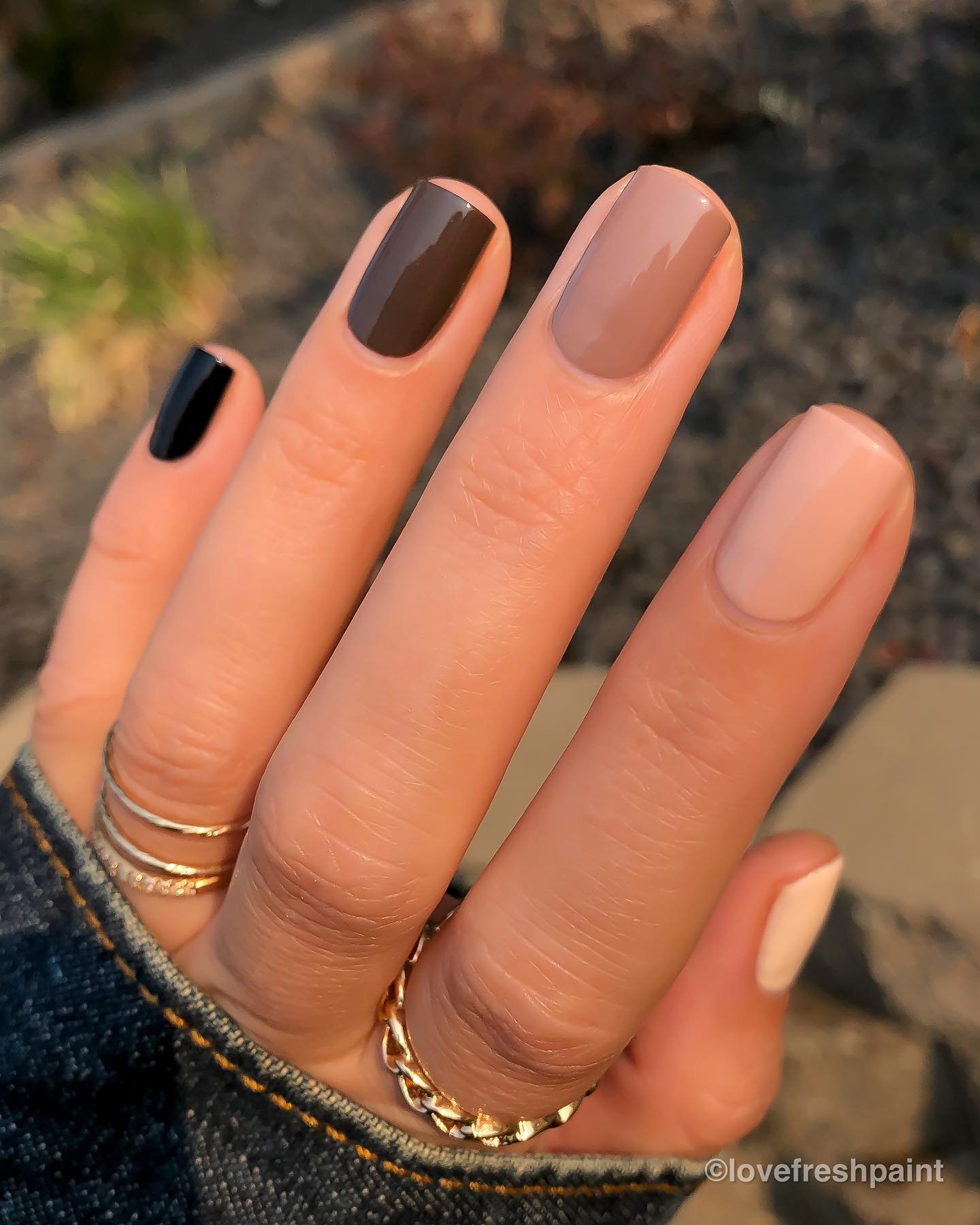 Coffee skittles winter nail art
